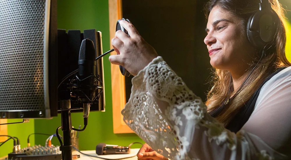 sara-podcasting Power of Storytelling