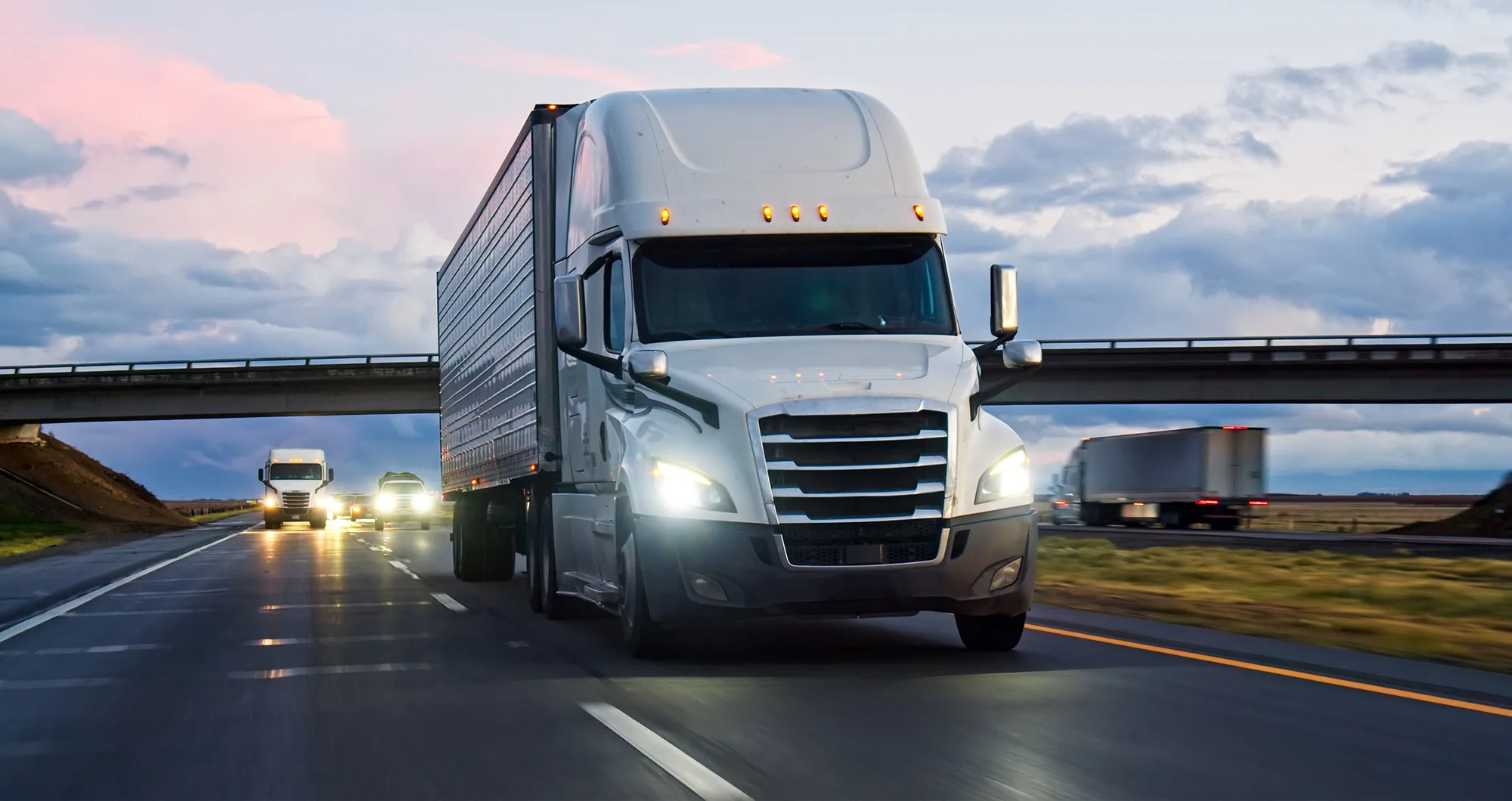 Overhaul 18 Wheeler Semi-Truck Driving on Highway